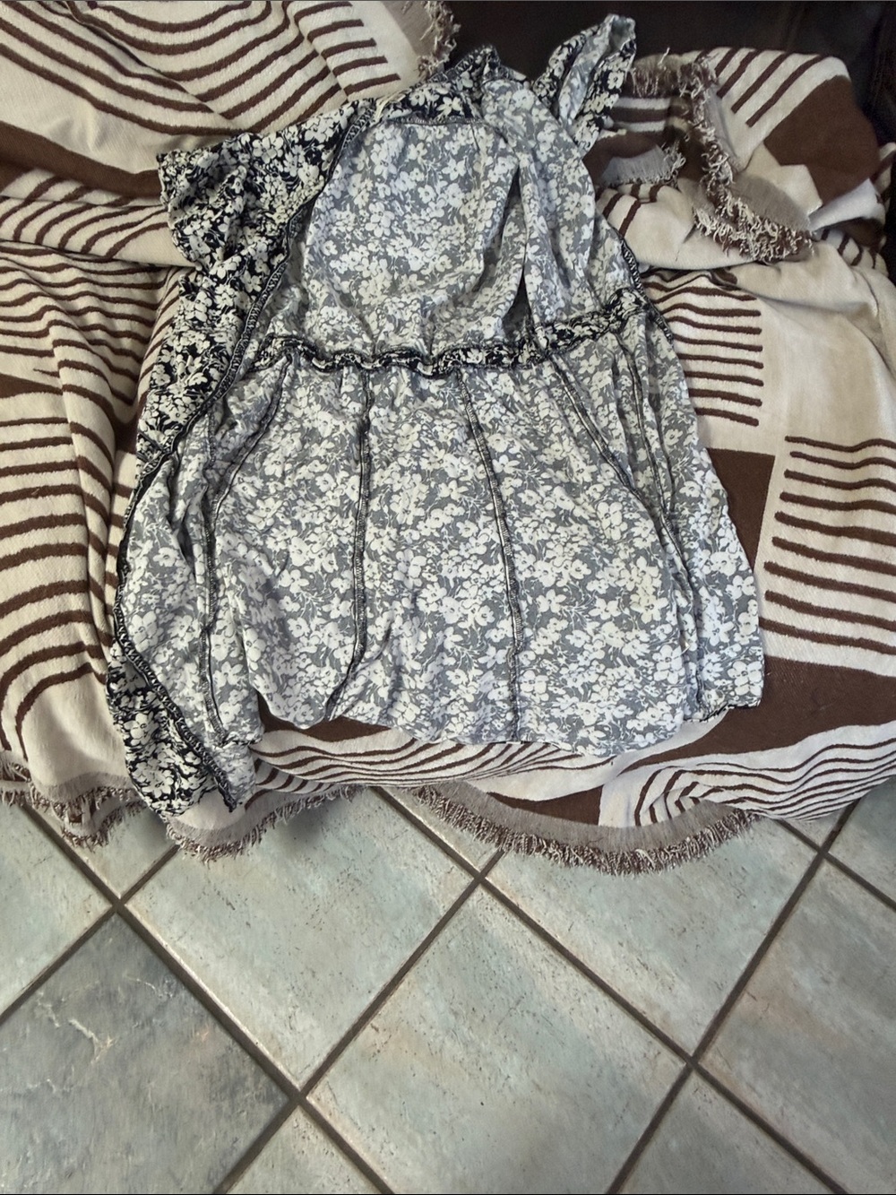 Floral Print Ruffled Women's Skirt - Gray/White